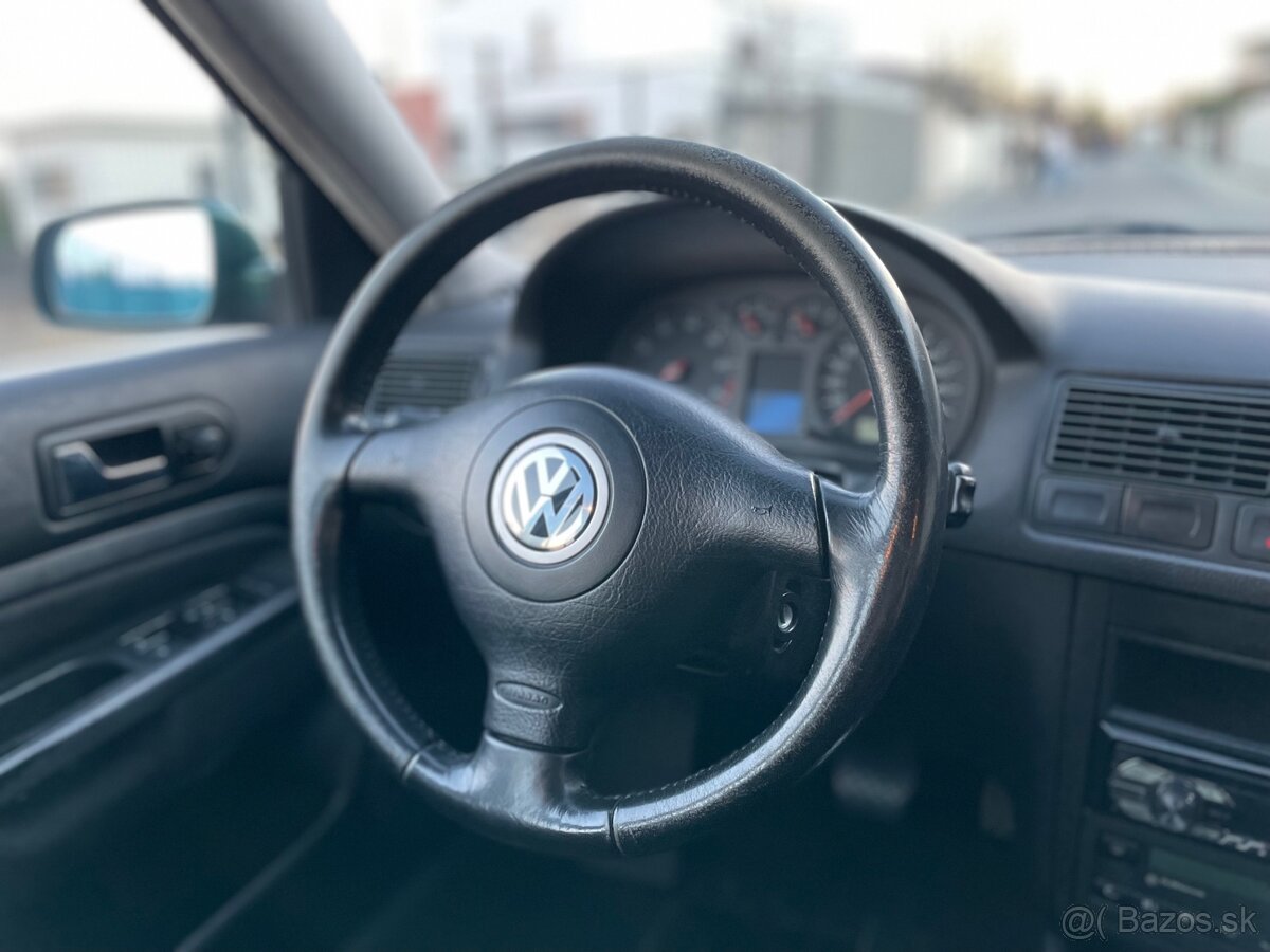 VW Golf IV 2.3 VR5 AUTOMAT - 9
