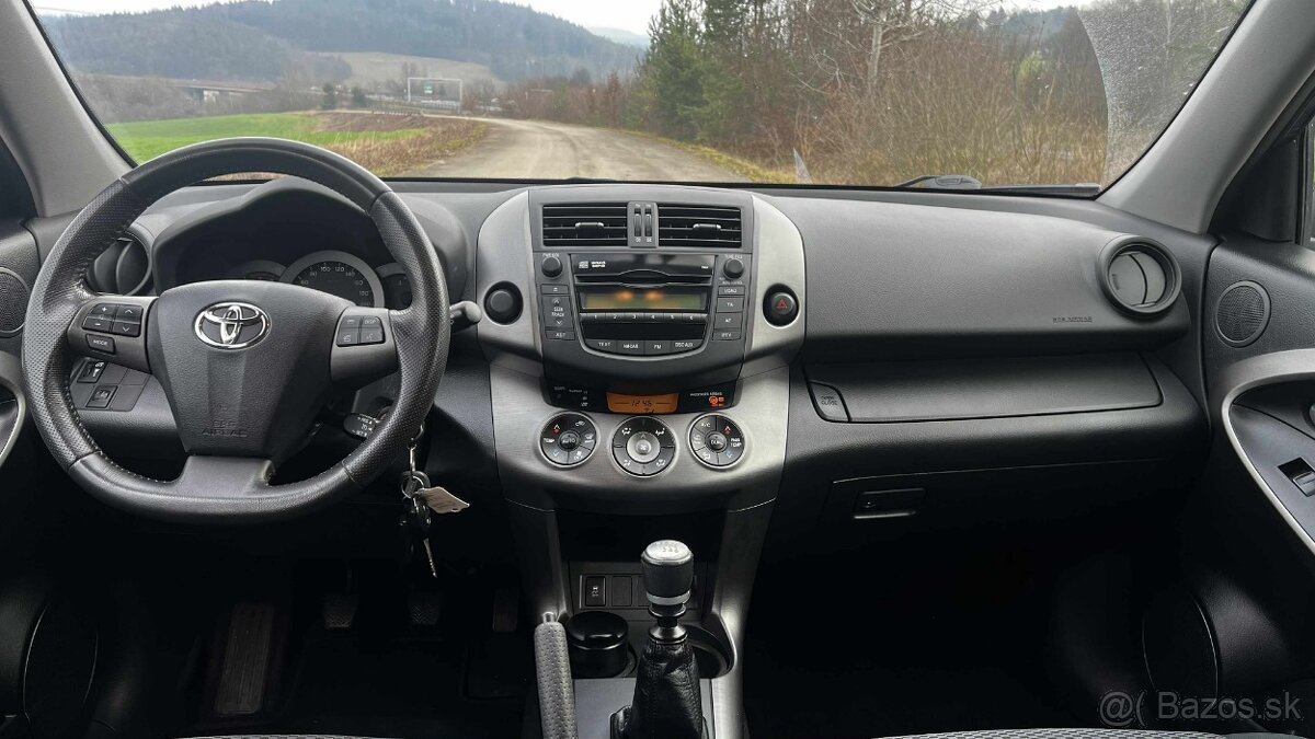 Toyota RAV4 2.0 benzin - 9