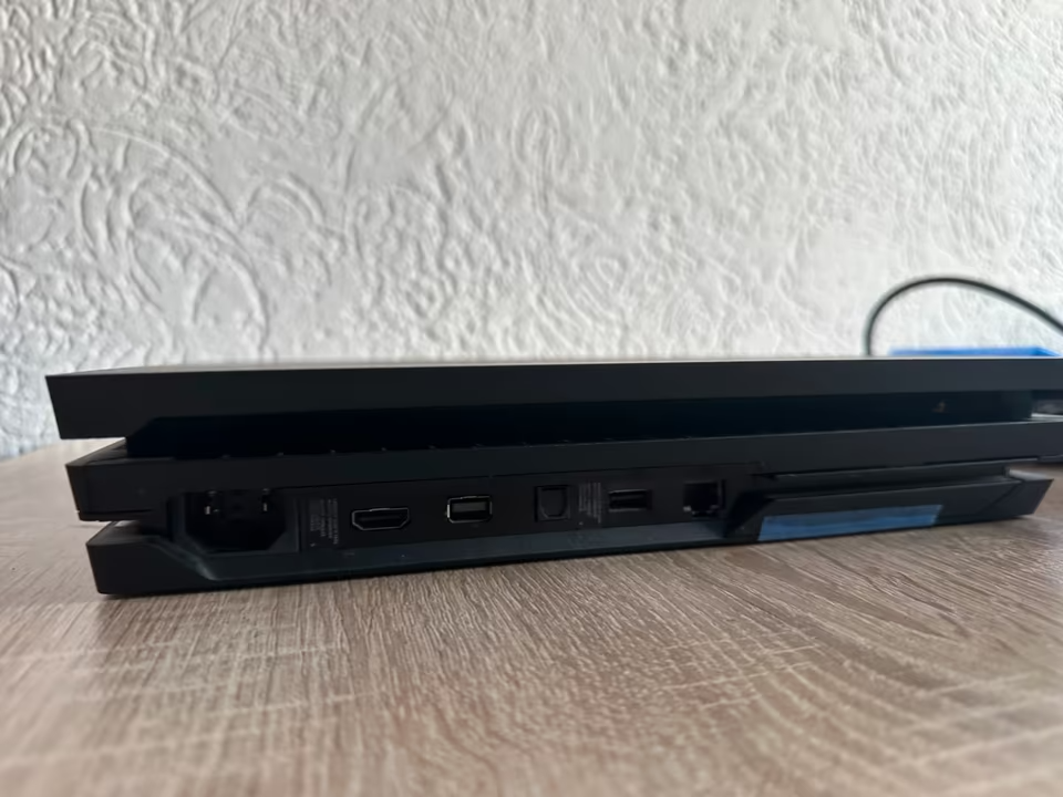 PS4 Pro 1TB - 9