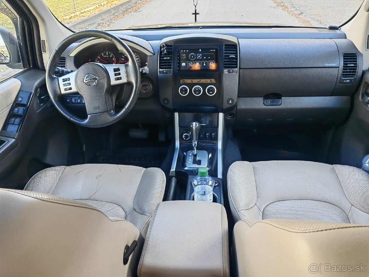 Nissan Pathfinder - 9