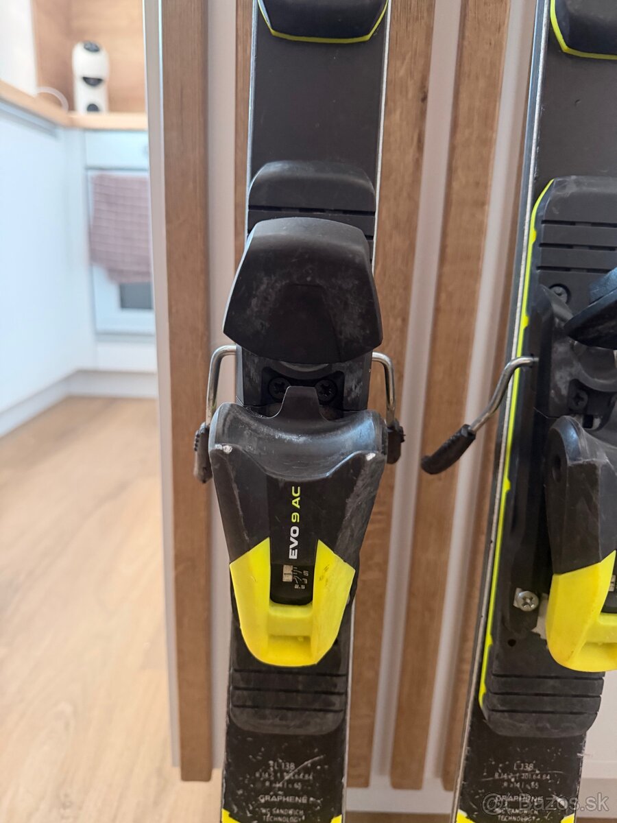 Lyže HEAD,lyzriarky + palice...120€ - 9