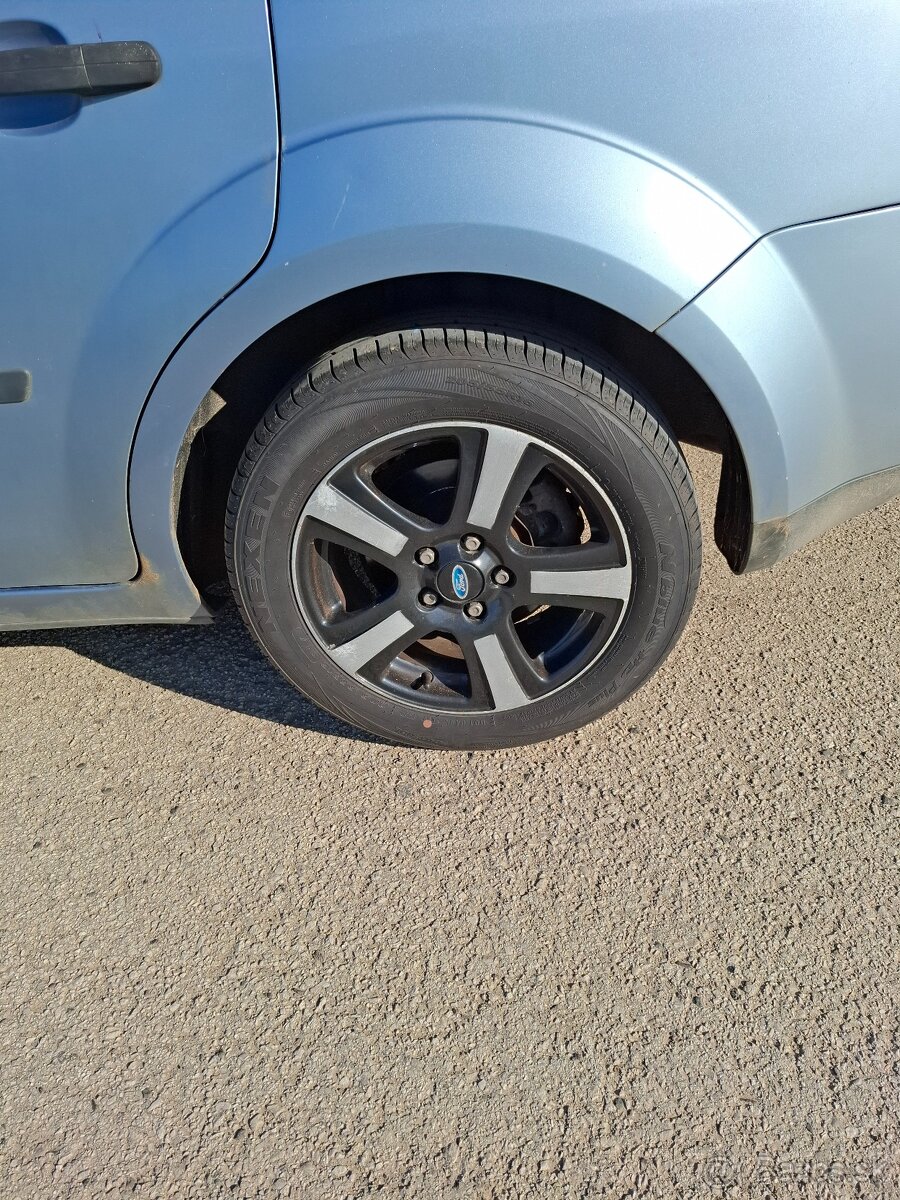 Ford Focus 1.8 TDCi, rok 2007 - 9