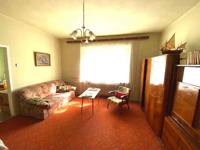 Predaj- dom s pekným pozemkom Dubník /20 km/ N. Zámky - 9