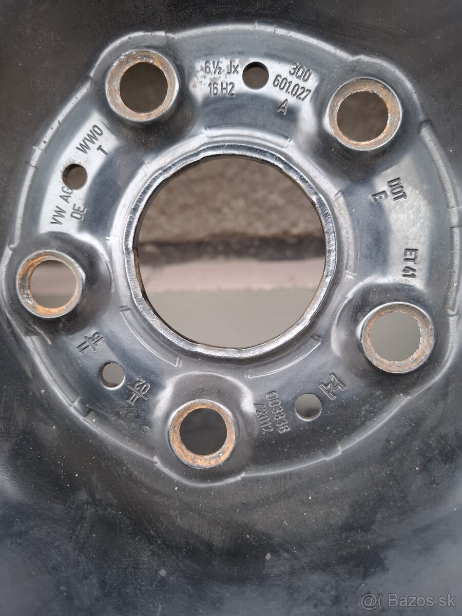 Zimna sada VWGROUP, Continental 215/60 R16,5x112,8 mm, 2024 - 9