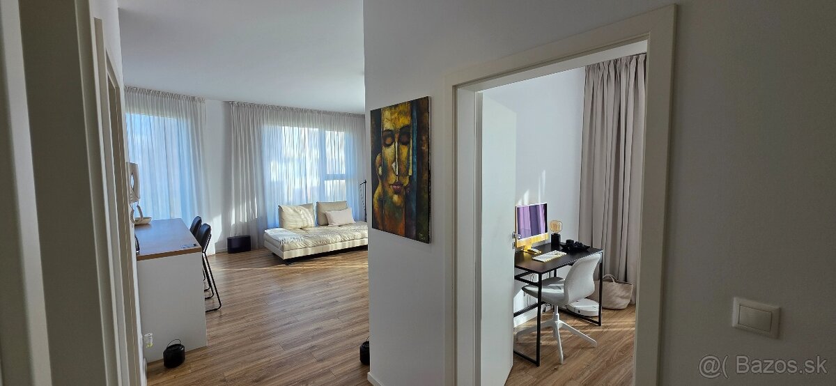 Luxusný zariadený 2 izbový byt Malinovo Tri vody - 9