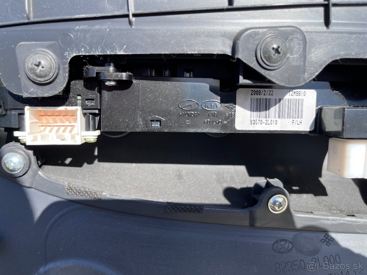 Hyundai i30 07 - 12 packa vypinac svetiel stieračov opierka - 9