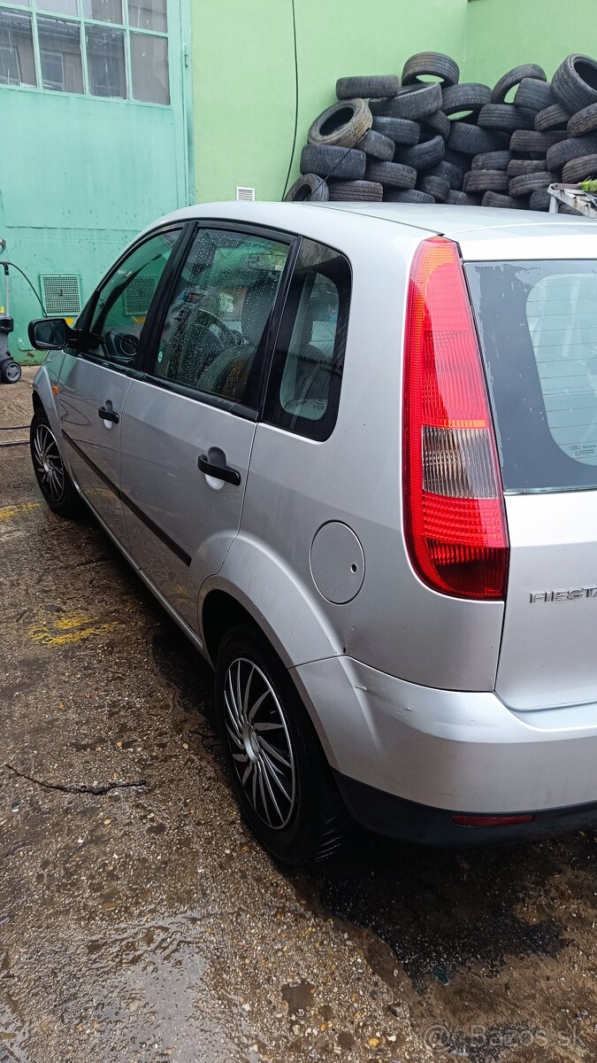 Fiesta 1.4 výborný stav, nové STK - 9