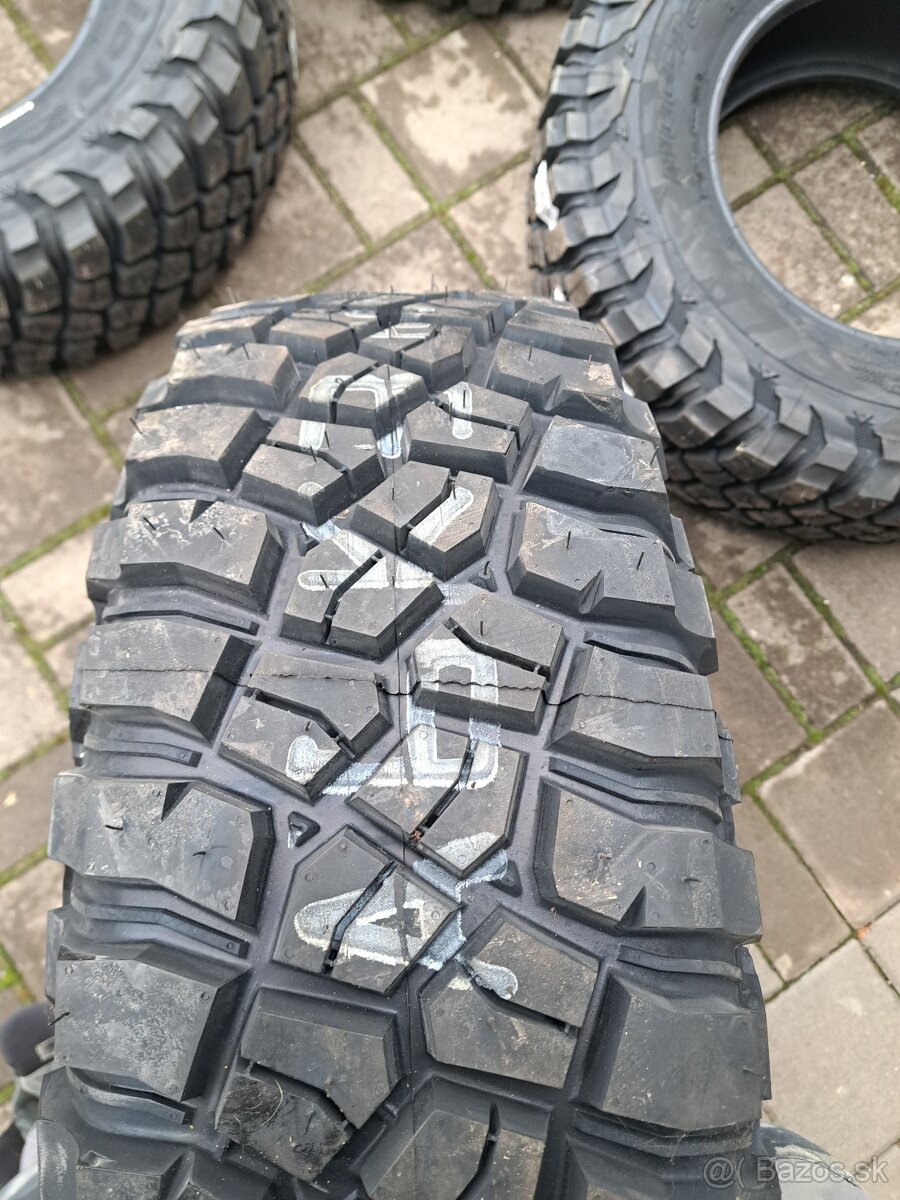 BFGoodrich Mud Terrain 255/70 R16 - 9