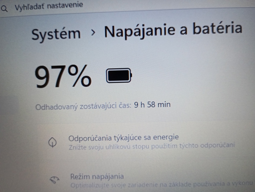 predám Dell Latitude 3500 , Intel core i5 , 8gb ram , ssd - 9