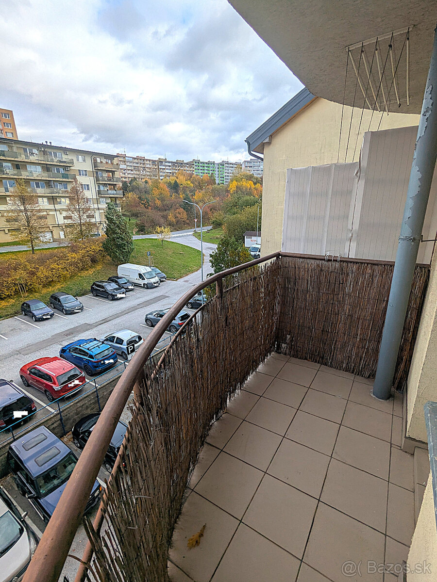 Atraktívny 2 izbový Krosnianska Furča, rekonšt., zariadený - 9