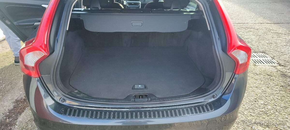 Volvo V60, 2,0 d, 2018, Momentum, kombi 2,0 diesel, - 9