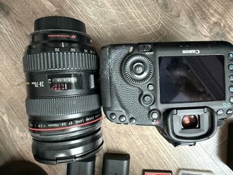 Canon EOS 5D MarkIII - Objektiv Canon EF 24-70mm 1:2.8 - 9