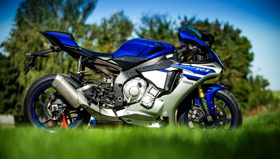 Yamaha Yzf R1 - 9
