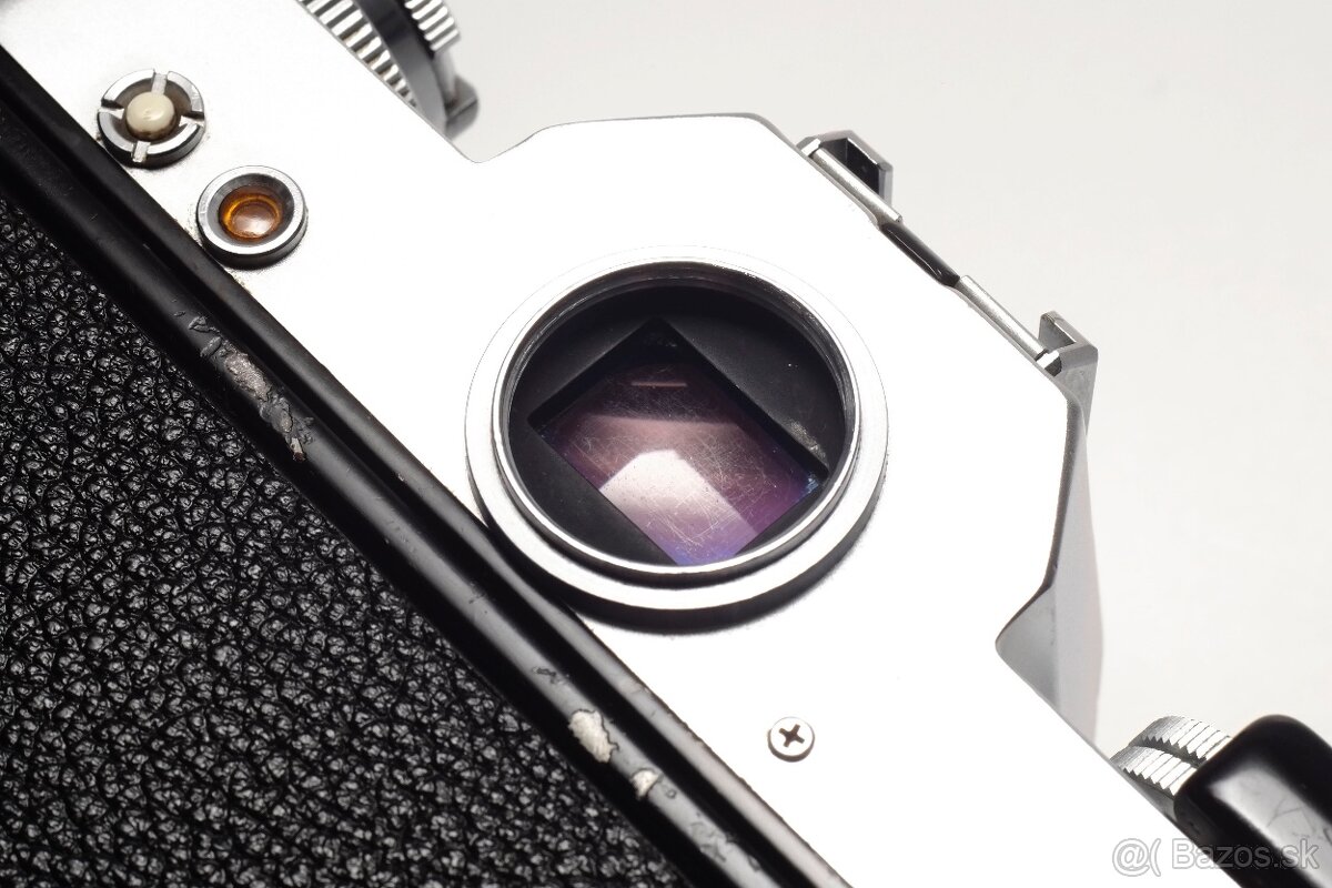 Nikon Nikkormat EL - 9