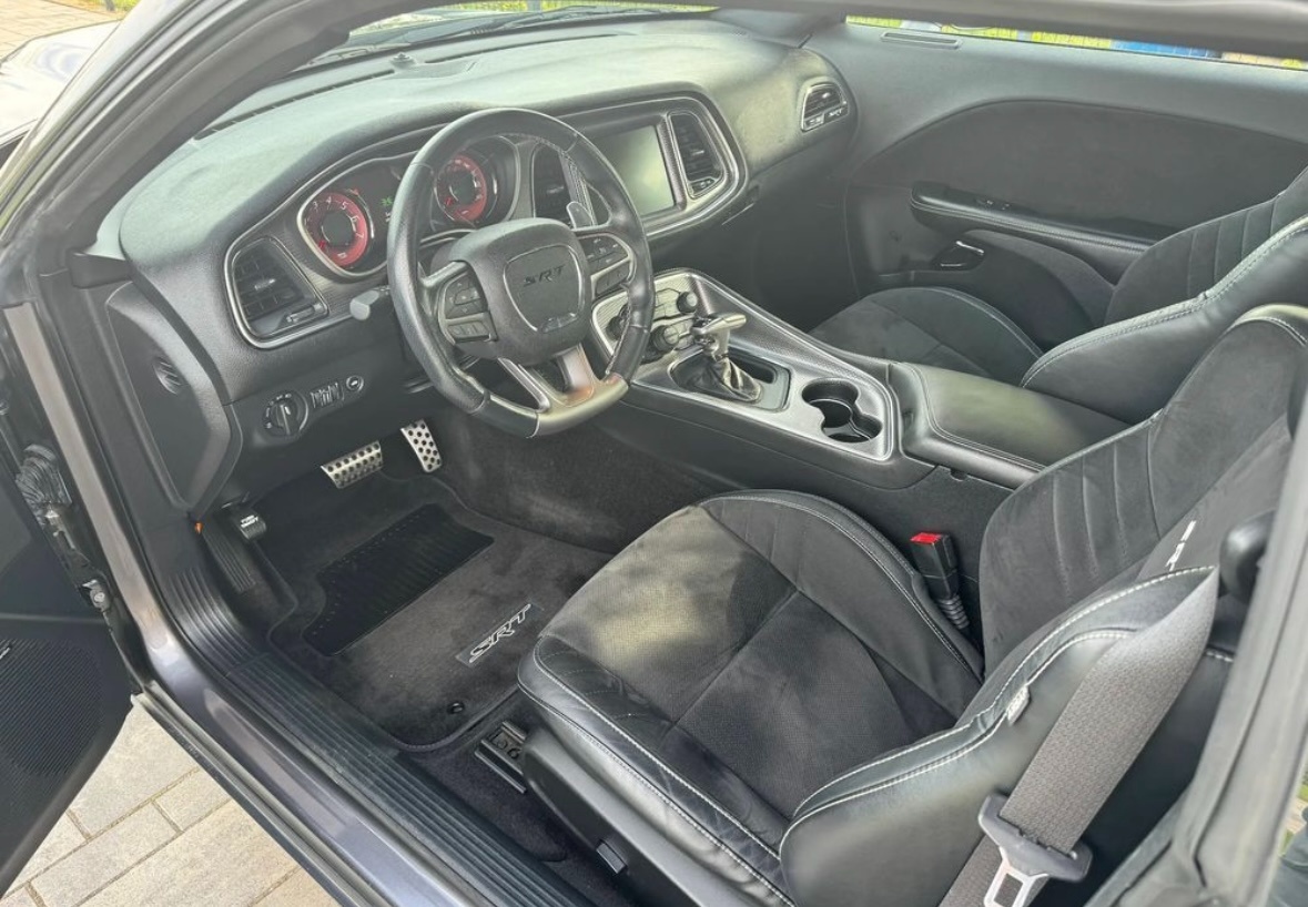 Dodge Challenger Hellcat - 9