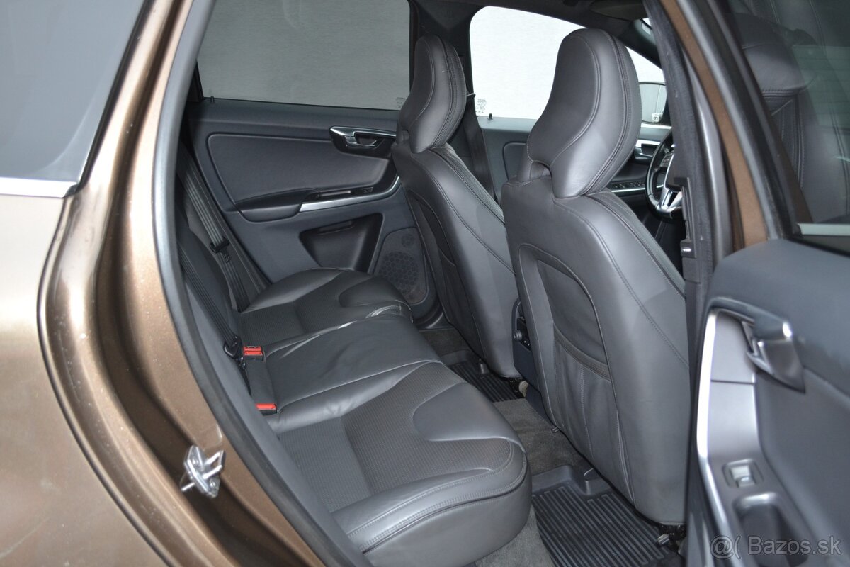 Volvo XC60 2.4 D5 AWD INSCRIPTION - 9