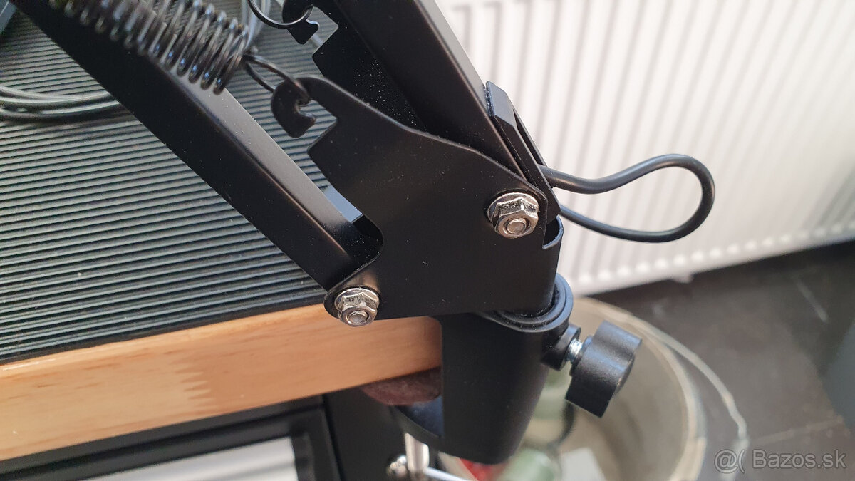 Stolová LED lampa s lupou - 9