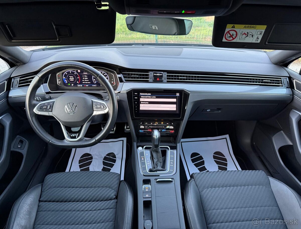 Volkswagen Passat B8.5 R-Line
- 9