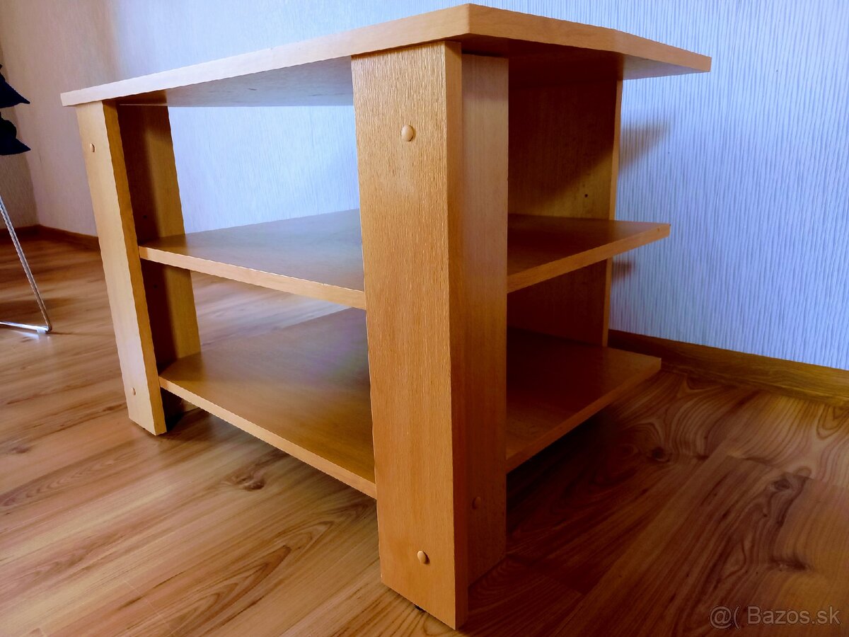 Stolík - 9