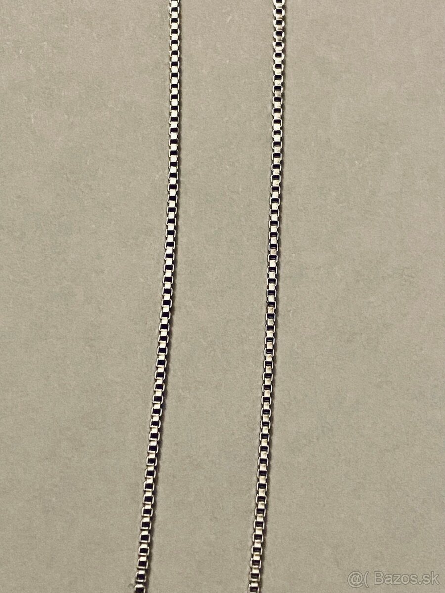 Strieborný náhrdelník s českými granátmi autíčko - 9