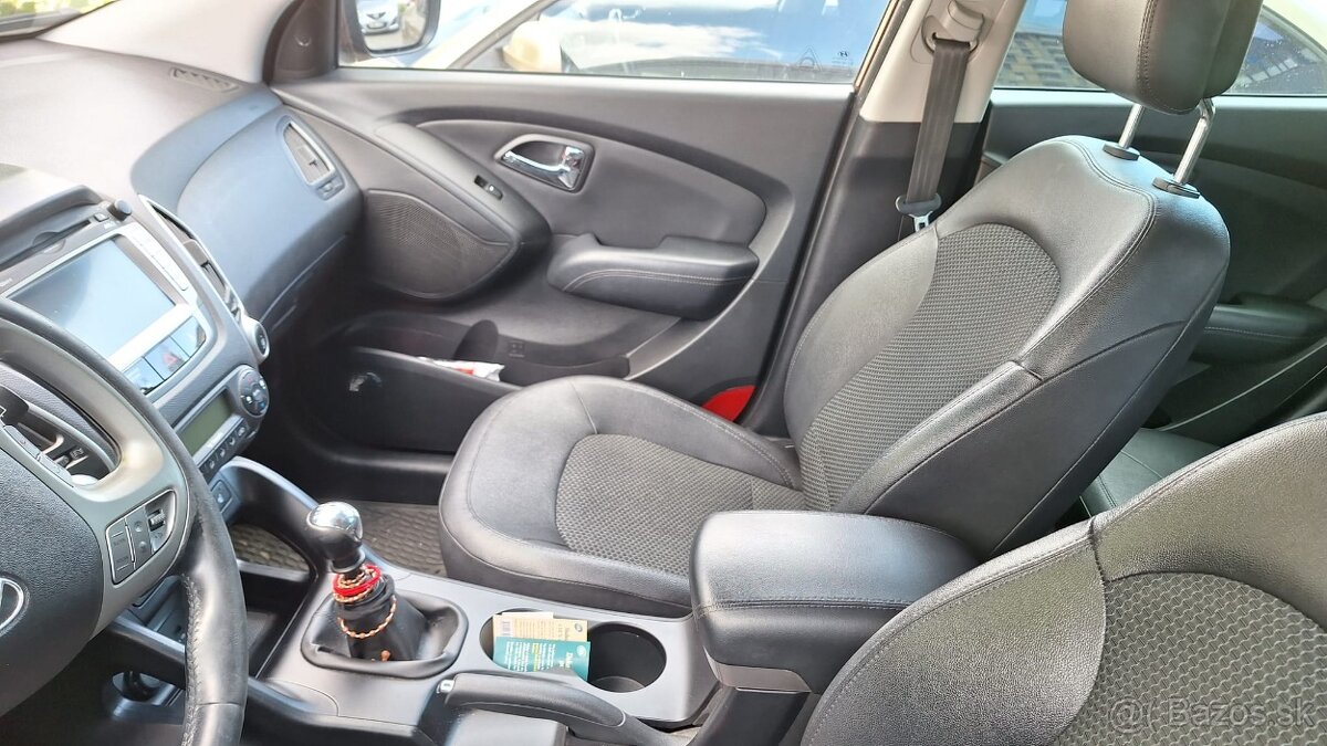 Hyundai ix35 rok 2013 1.7 - 9