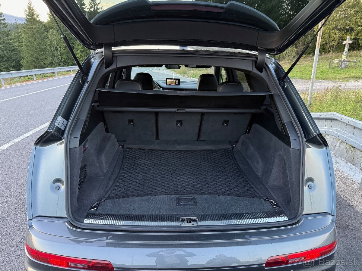AUDI Q7 3,0TDI S-LINE - 9