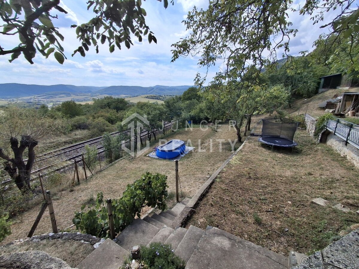 Znížená cena–Na predaj štýlová chata nad obcou Jablonov n/T - 9