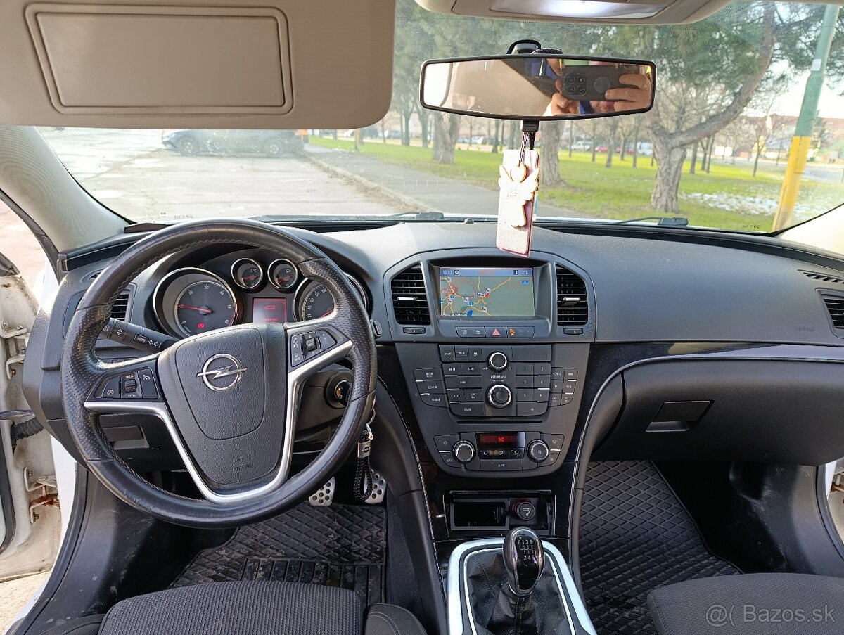 Predám Opel Insignia Sports Tourer - 9