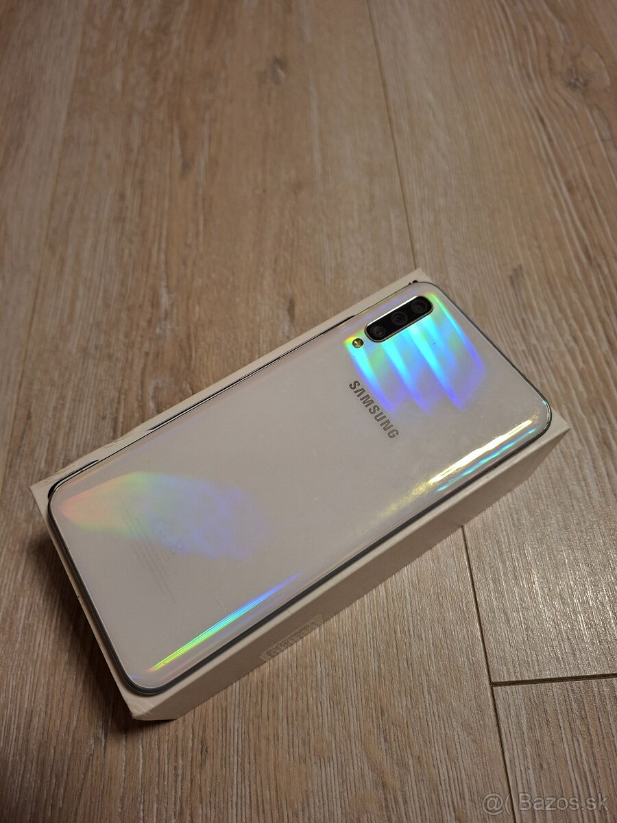 Samsung Galaxy A50 - 4/128 GB - 9