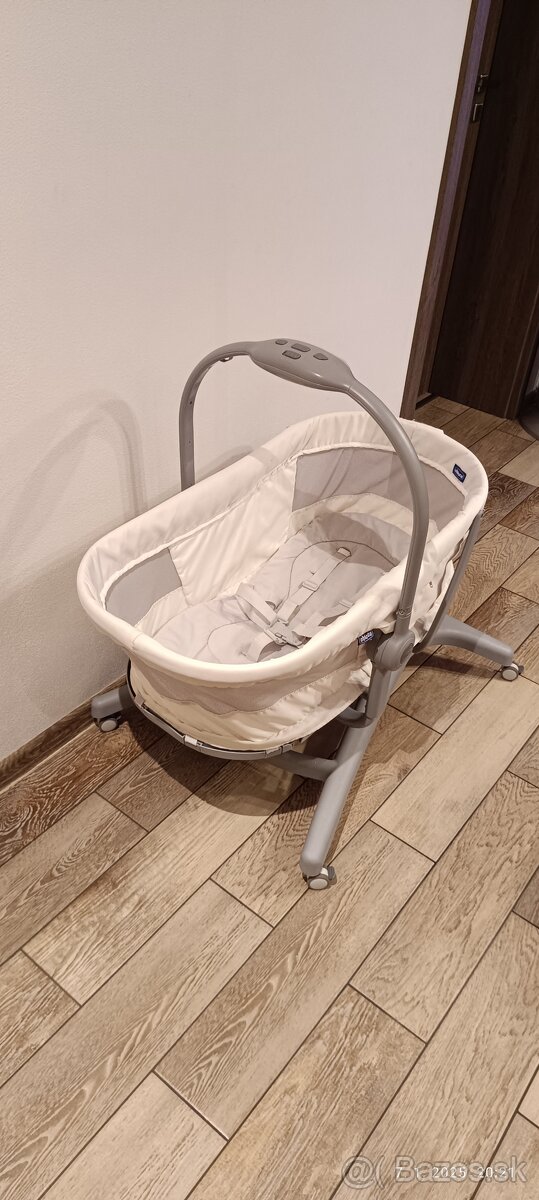 Chicco postieľka na kolieskach - 9