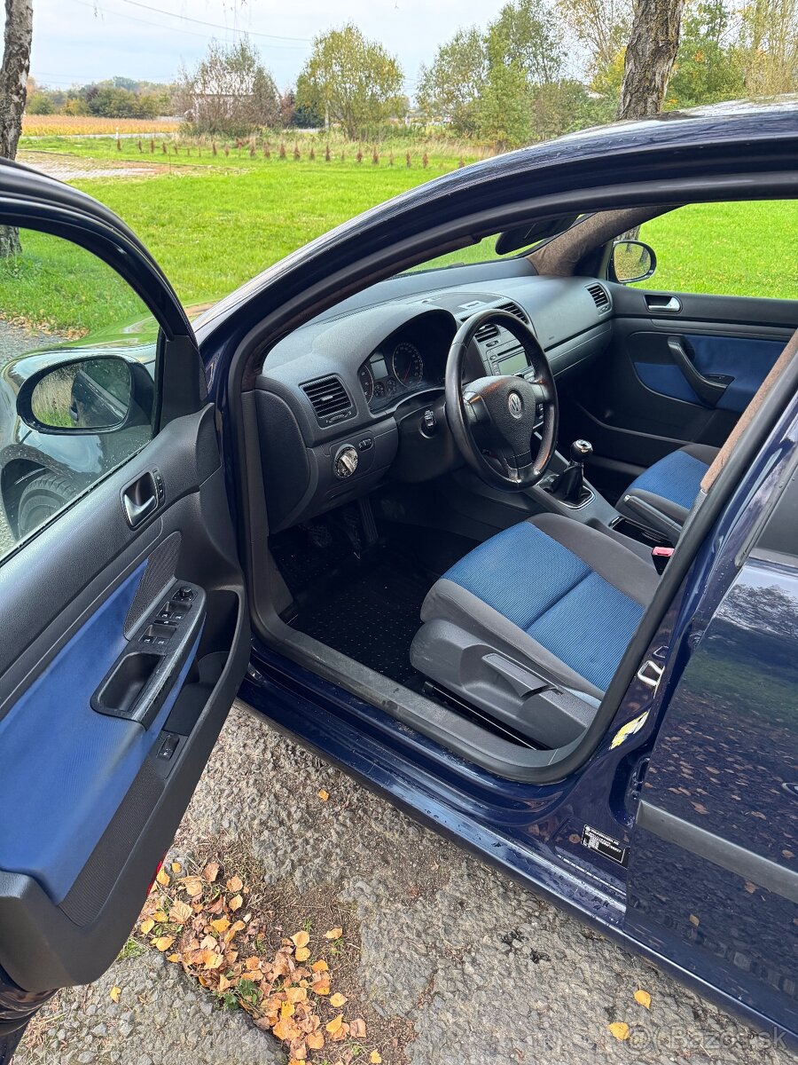 Volkswagen Golf 5 1.4 benzín - 9