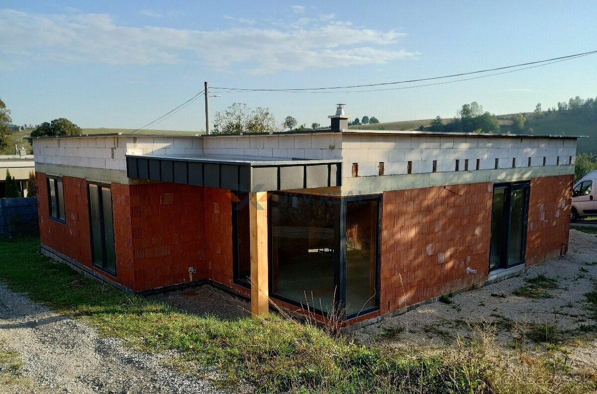 PREDAJ priestranného rodinného domu neďaleko Žiliny - 9