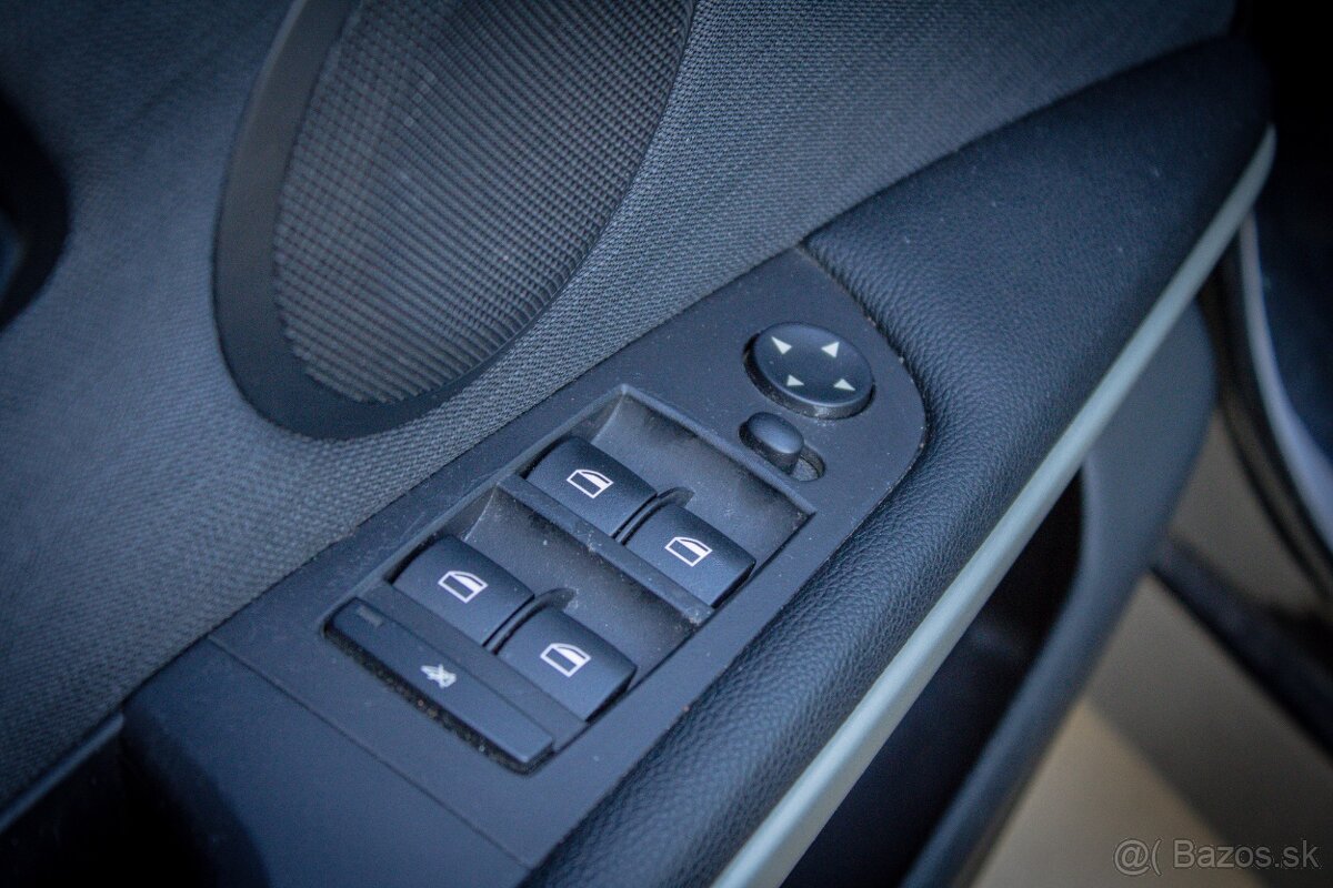 BMW 330d xDrive E91 A/T - 9