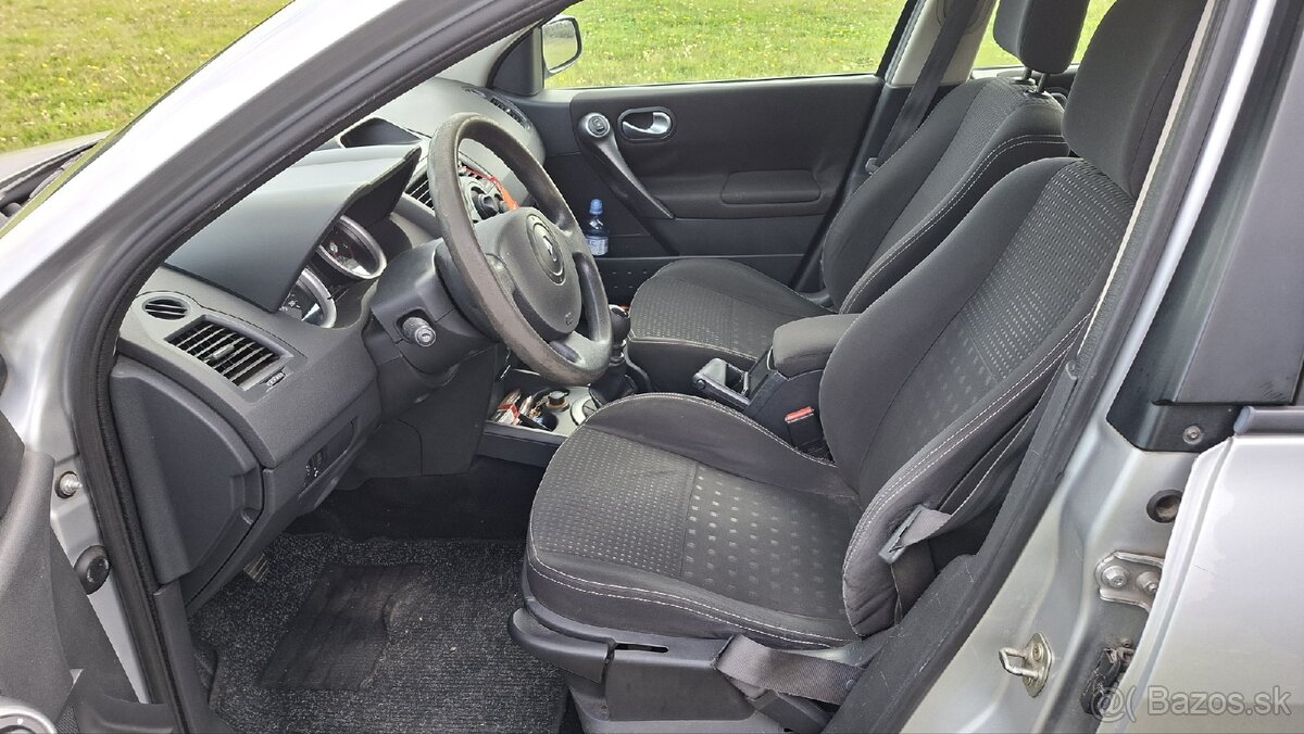 Renault Megane 1.5 dCi - 9
