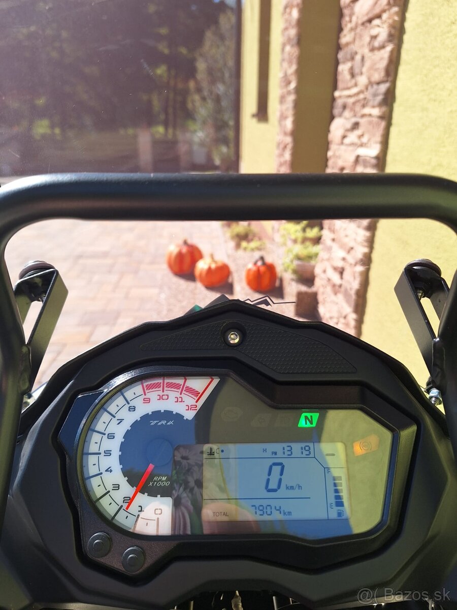 Benelli trk 502 x - 9