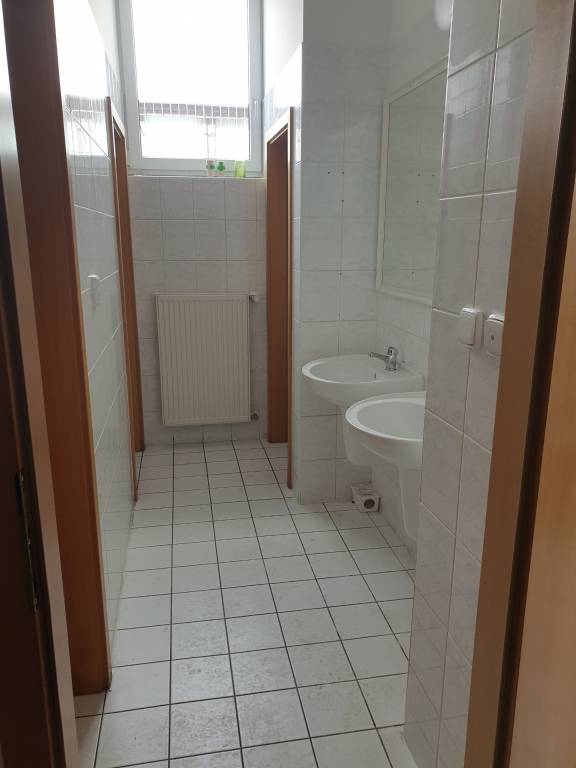 Nová, lepšia cena Obchodný priestor v centre. Lichnerova - 9