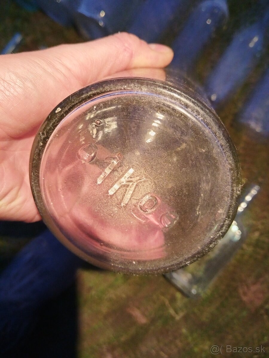 staré fľaše a poháre - 9