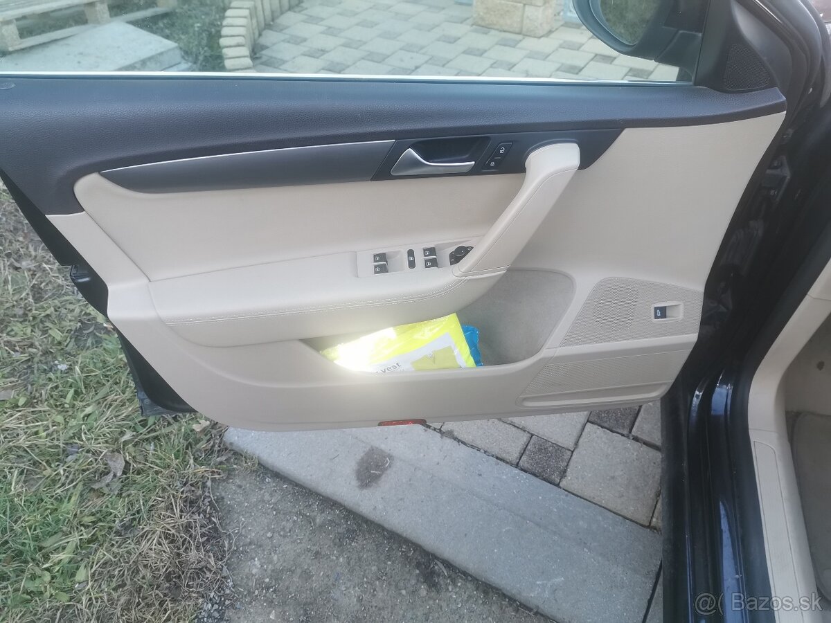 Predám VW passat b7 combi 2,0 tdi - 9