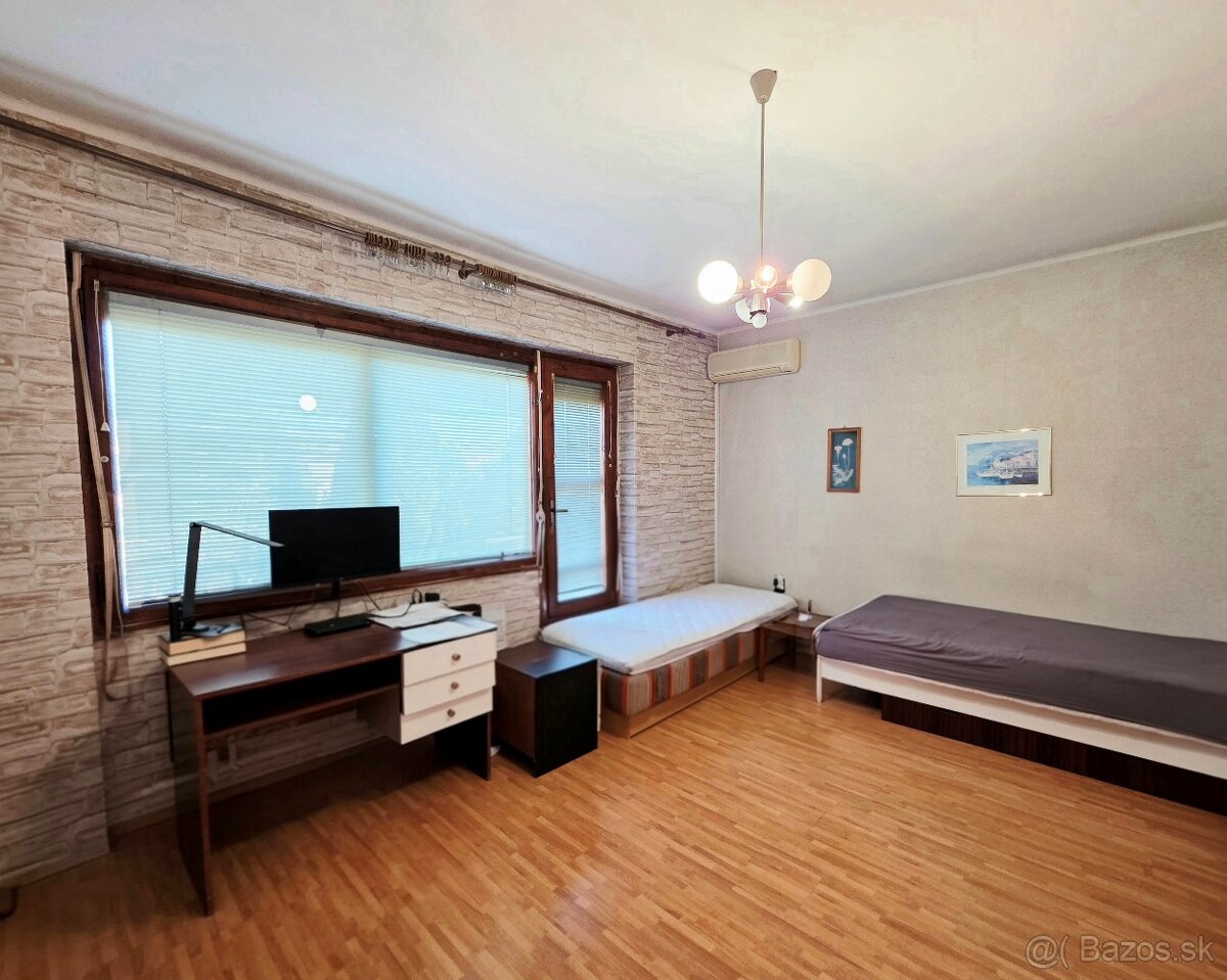 Na predaj priestranný rodinný dom vo výbornej lokalite - 9