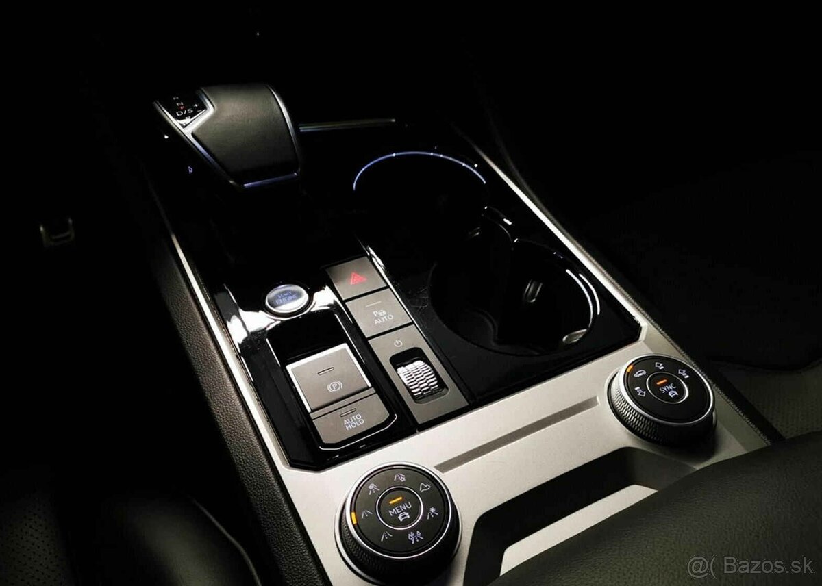 VW TOUAREG R-LINE 210KW - 9