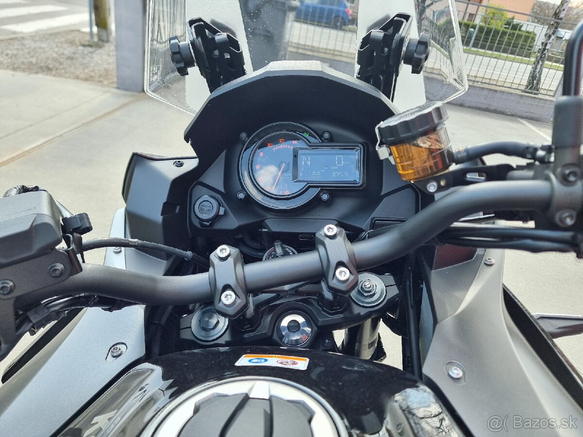 Kawasaki Versys 1100 - 9