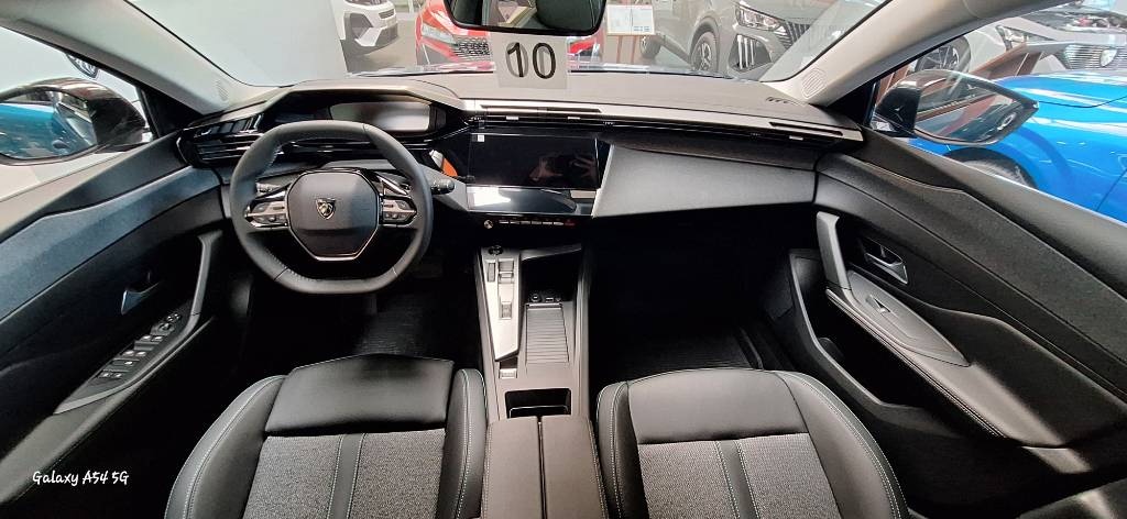 Peugeot 308 1.2 PureTech 130 Allure EAT8 - 9