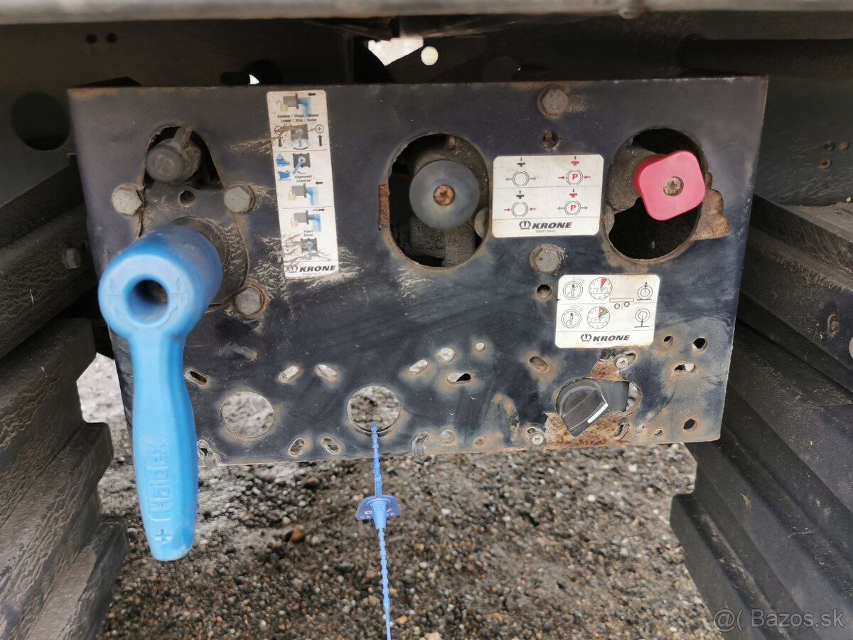 Prodám skříňový návěs KRONE SD - 9