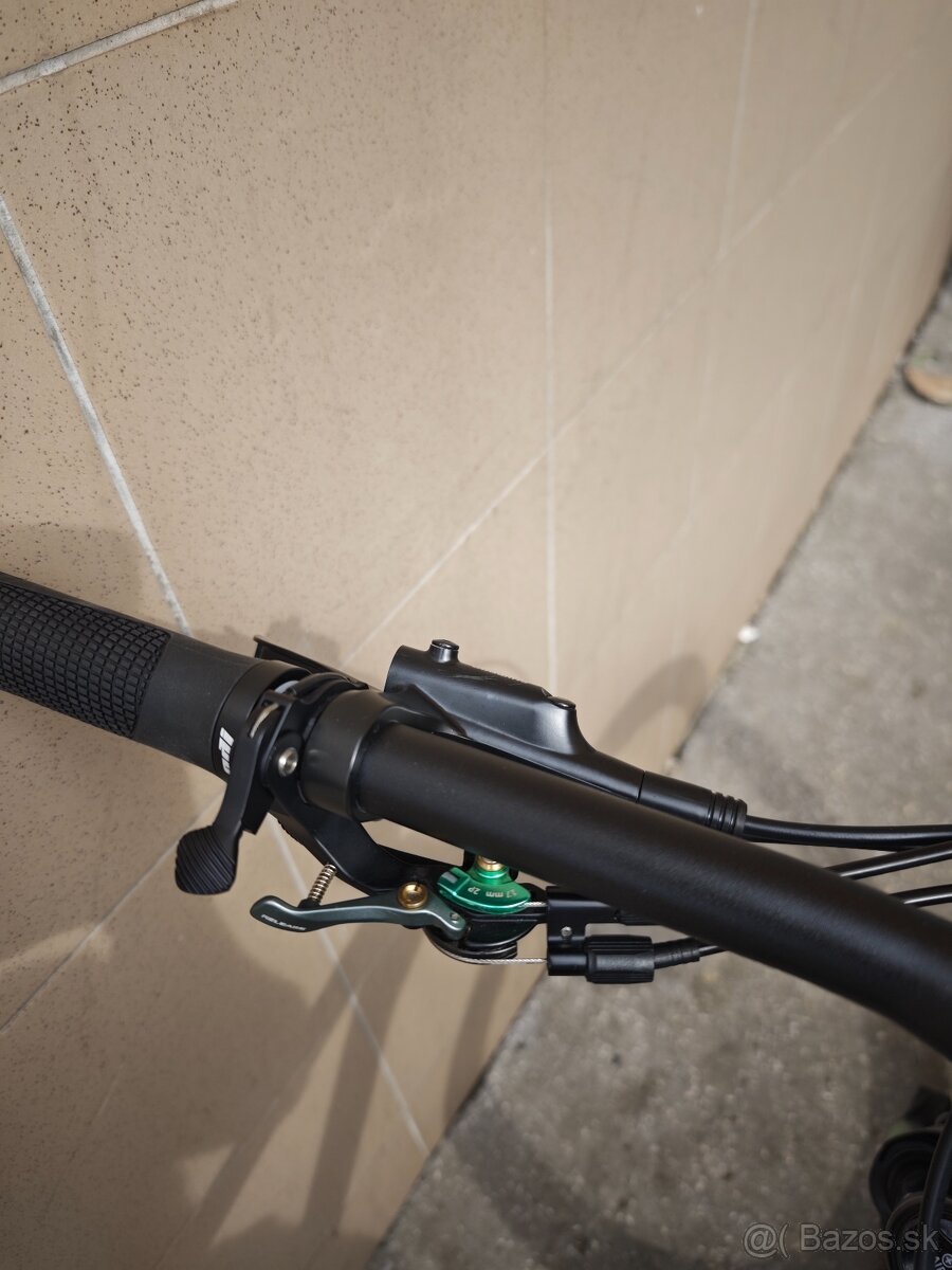 Celoodpruzeny Scott Spark 970 XL - 9