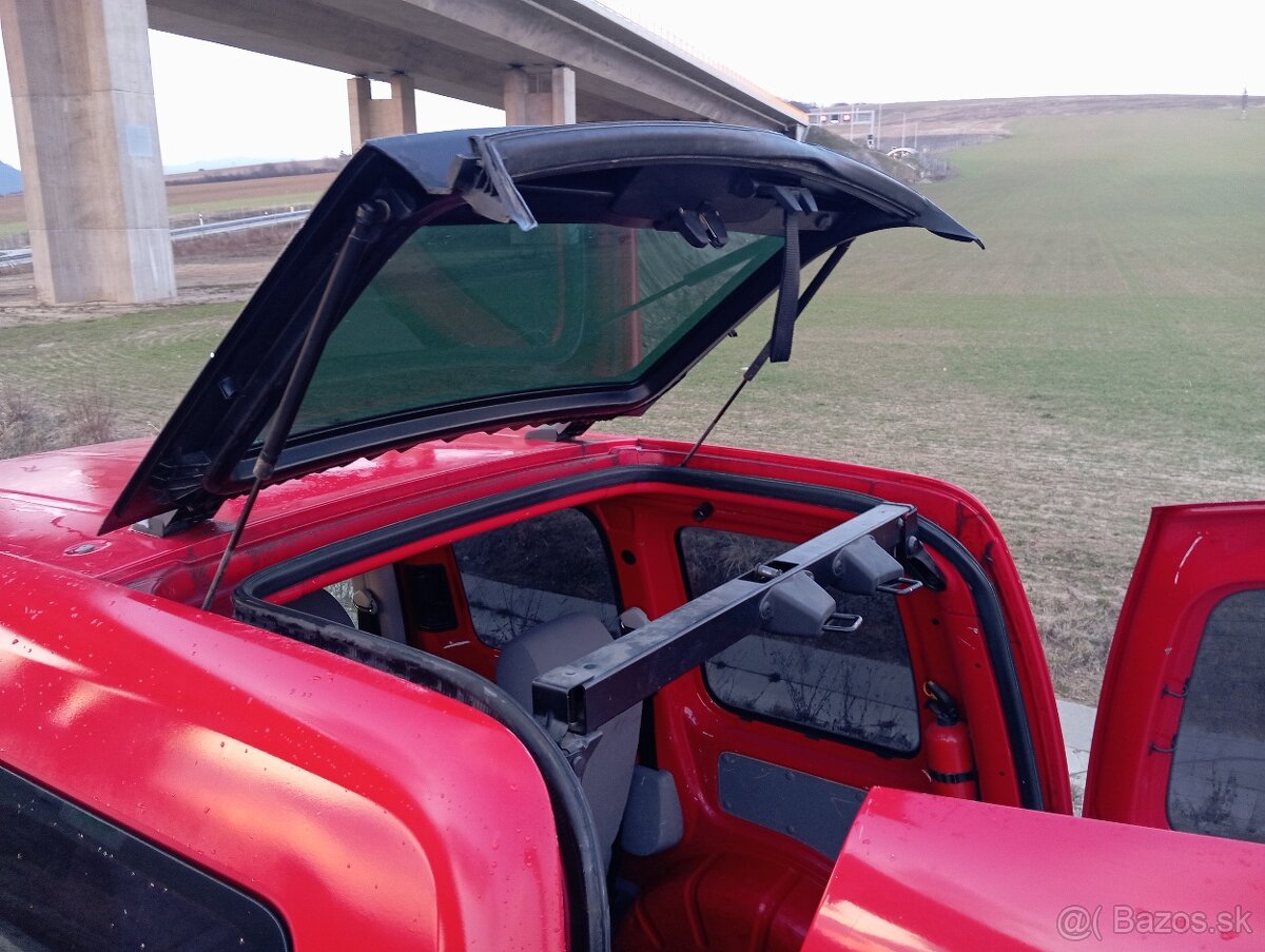 Volkswagen Caddy 1,9tdi 5 miestne - 9