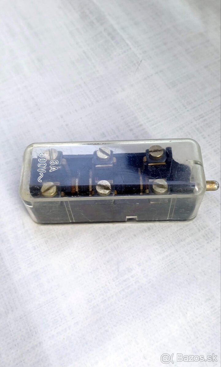 Koncový spínač bakelitový - 9