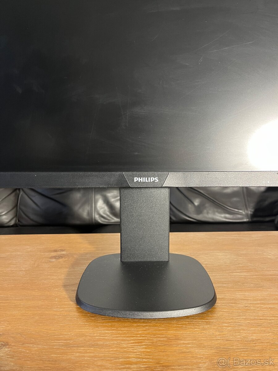 predam PC Lenovo Legion T530-28ICB + monitor 24" Philips 24 - 9