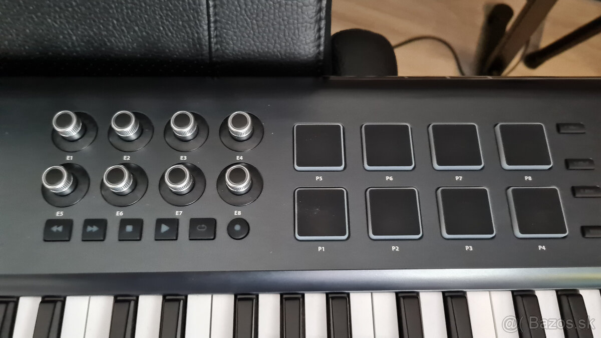 Behringer Motor 61 - 9