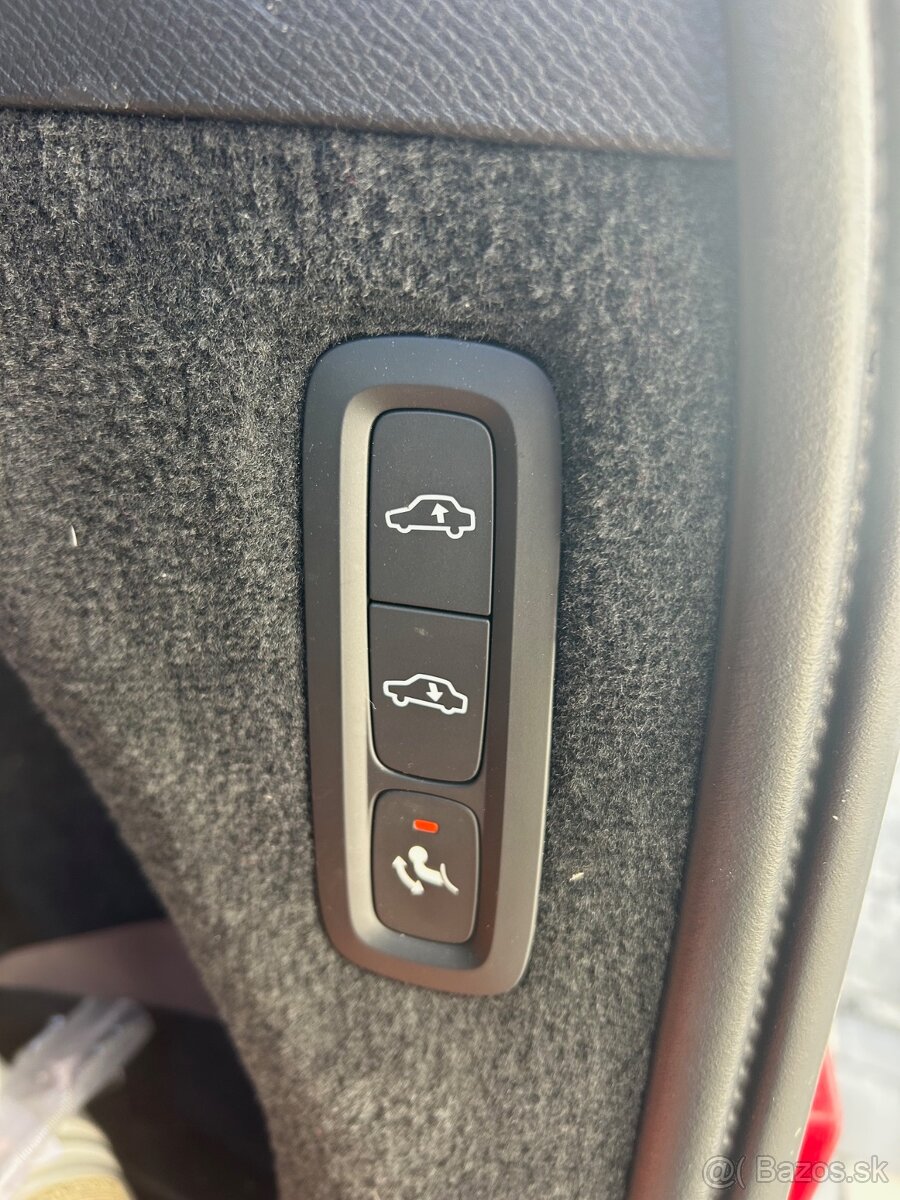 Volvo XC90 D5 Drive-E Inscription AWD A/T - 9