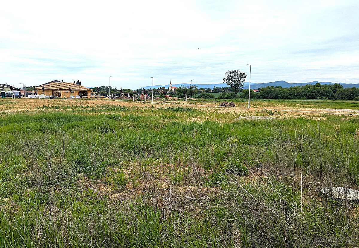 Stavebný pozemok Mokrance, 745m2, cca 21 km od Košíc - 9